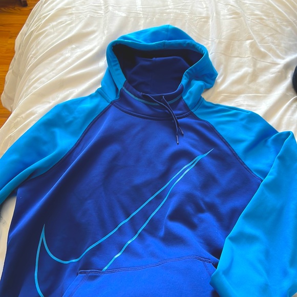 Nike Tops - Nike sweatshirt, Dry Fit size Lg